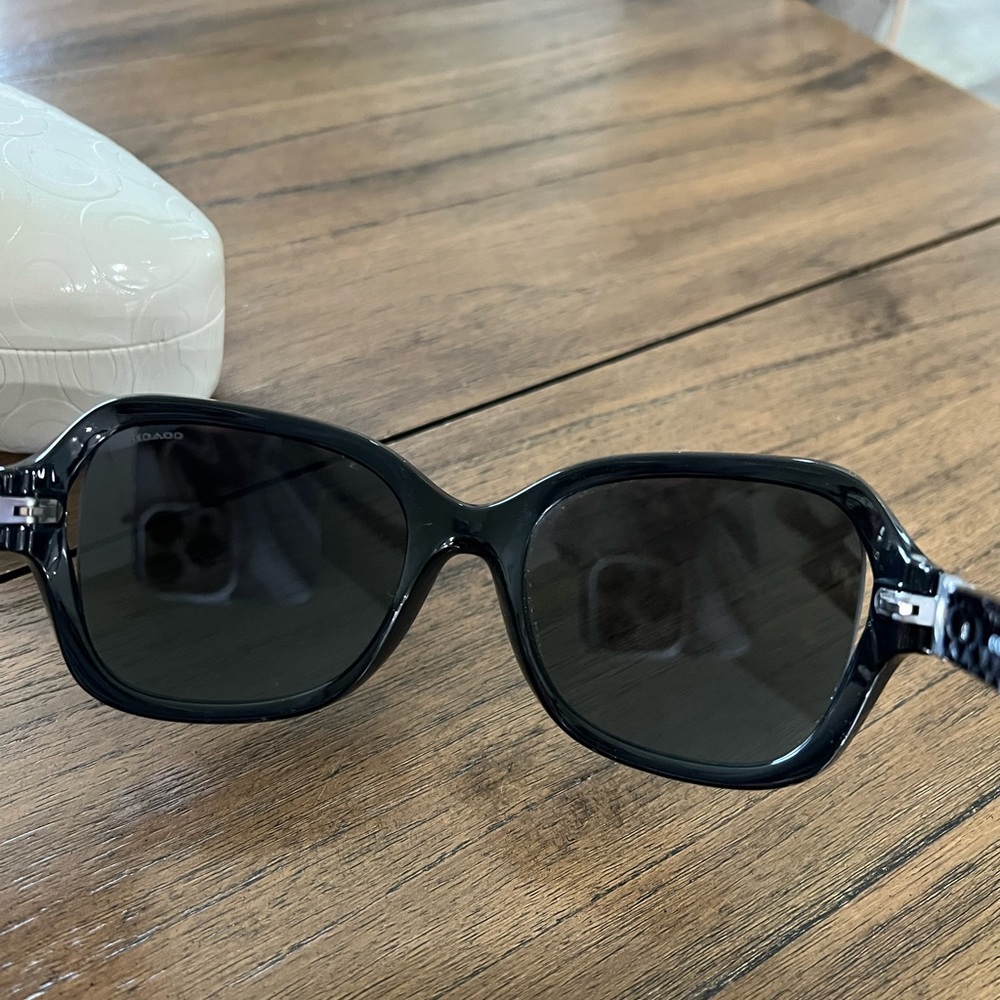 Coach sunglasses - Picture 5 of 7